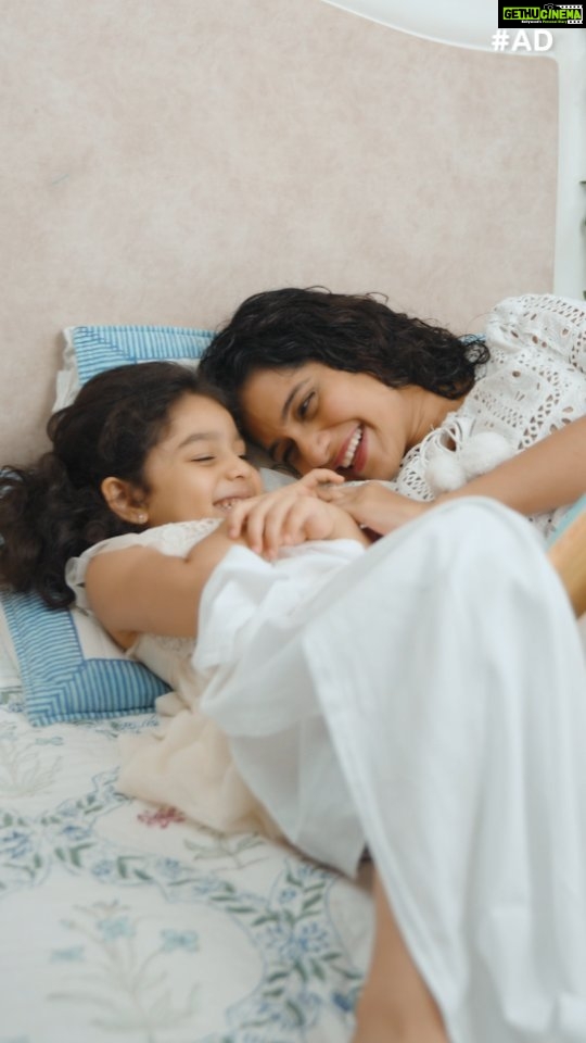 Urmilla Kothare Instagram - From the moment Jizah was born, I wanted to fill her world with all the good things: healthy eating habits, joyful playtimes, and the right baby care products. When it comes to Jizah's well-being, I want nothing but the best. That's why I confidently chose Johnson's Baby to help protect her from Day 1 as they are made with only baby safe ingredients. With their No More Tears baby shampoo and gentle baby soap, I can protect her delicate skin and make her bath time fun. Johnson's Baby has become my trusted choice and I would highly recommend you to try it for your little one too! Introduce only baby safe ingredients to your baby’s world with @johnsonsbabyindia products and create unforgettable moments with your baby! #johnsonsbaby #johnsons #PromisePehlePalSe #ProtectfromDay1 #OnlyBabySafeIngredients #Johnsonspromise #Ad Mumbai, Maharashtra