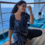 Urmilla Kothare Instagram - ... 🎼 ऐ दिल-ए-बेक़रार, मेरे दिल ए बेक़रार 💖 . . #reels #instamood #reelsindia #urmilakothare #reelitfeelit #instagramreels #goodvibes #weekend ☀ 🌊