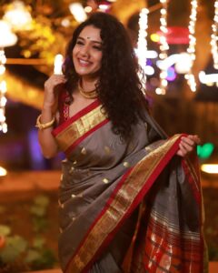 Urmilla Kothare Instagram - May the festival of lights fill your lives with bright smiles, laughter and loads and happiness... 
शुभ दीपावली!! 

Saree/ accessories : @massakali_saree 
📸 : @rishikeshbhambure