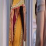 Urmilla Kothare Instagram – मल्हारसमोर येईल का मंजुळाचं सत्य..?
‘तुझेच मी गीत गात आहे’
गुरुवार ८ जून रात्री ९ वा. Star प्रवाह वर…
#TujhechMiGeetGaatAahe #StarPravah
@star_pravah @tujhechmeegeetgaataahe @vighnesh.369 @abhijeetkhandkekar @avni.taywade