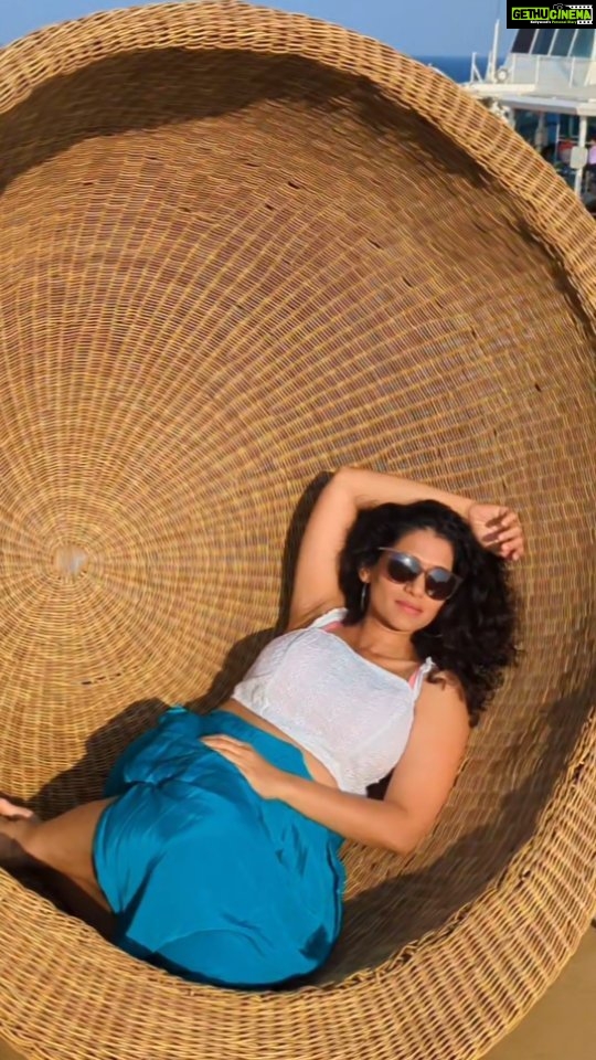Urmilla Kothare Instagram - 🌊 This part of my life... Happiness ❤️ . . 🛳 Travel partners : @cordeliacruises @mirabilisinc 📸 Photography @manishtandel7203 👗 Outfit by @moresha_sameera_dalvi . . #reelsinstagram #instamood #sunday #weekendvibes #cordeliacruises #cruise #vacation #trip #reelsindia #bts #reelitfeelit #reels ✨ Cordelia Cruises