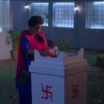 Urmilla Kothare Instagram - महासोमवार.... मंजुळाच्या रूपात आलेल्या आशेचा... 'तुझेच मी गीत गात आहे’ सोमवार ८ मे रात्री ९ वा. Star प्रवाह वर... #TujhechMiGeetGaatAahe #StarPravah @urmilakothare @abhijeetkhandkekar @avni.taywade @priyamarathe @pallavivaidya_official @sachinsdeshpande @sunilakarambelkarofficial @ddhanashri_official @kanchangupte @avaneeaniruddhajoshi @vighnesh.369 @vampire_rohitshree @josdip @tejendraneswankar @sonawaneshemant @mihirvelankar #suvarnamantri @shaileshdatar @nitinpatil672 @umeshbane_official @star_pravah #urmilakothare #abhijitkhandkekar #avnitaywade #priyamarathe #umeshbane #deeptijoshi #TMGGA