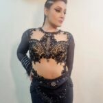 Urvashi Dholakia Instagram - All set for my first ever performance on #Jhalak 🖤 tell me how did you like my look? . . #jhalakdikhlajaa #jdj #urvashidholakia #realityshow #realitytv Costume by: @harshalds @shilpa.suraj.chhabra @komalsoni_