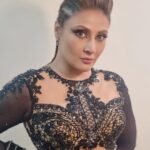 Urvashi Dholakia Instagram - All set for my first ever performance on #Jhalak 🖤 tell me how did you like my look? . . #jhalakdikhlajaa #jdj #urvashidholakia #realityshow #realitytv Costume by: @harshalds @shilpa.suraj.chhabra @komalsoni_