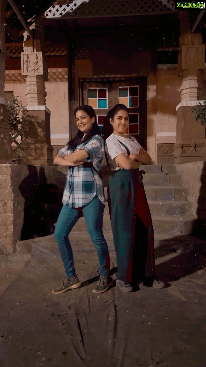 Vaidehi Parashurami Instagram - झिम्मा २ च्या संपूर्ण टीम ला या मराठी पोरींकडून खूप शुभेच्छा! ♥️ @hemantdhome21 @aanandlrai @officialjiostudios @jiostudiosmarathi @saneness_ @kshiteejog @nirrmitesaawaant @suchitrabandekar @iamrinkurajguru @sayali_sanjeev_official @iam_shivanisurve @sidchandekar @amitrajmusic @kshitijpatwardhan @sachingurav