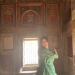 Vaidehi Parashurami Instagram – Twirling around the world…

📹 @archananipankar 

#twirling #travelling 
#exploring #lovetotravel 
#mondaymood #mondaymotivation 
#keeptraveling #keepexploring
