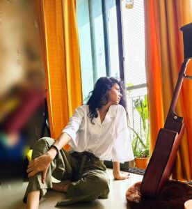 Vaishnavi Dhanraj Instagram - How do you know it's love and not just a crush?

Let us apply a simple rule developed by the philosopher and theologian GK Chesterton. True love, he claims, is not blind; rather, it is bound.

And the more bound it is, the less blind it becomes. That's the distinction. A crush is blind, which is a good thing. You own a crush, and you don't have to confront the reality of who that other person is. You can put them on a pedestal and lavishly love them, and they will never hurt you. A crush is safe.

Nonetheless, a relationship is not safe. A relationship is risky. A relationship means saying, "I'm not just blindly loving and following you; I'm embracing you despite knowing who you really are."

You may not always be perfect, and yet I stand with you.

Love is not about being blind, love is being bound. A crush is blind, but blissfully so. 

#fromsource #mondays