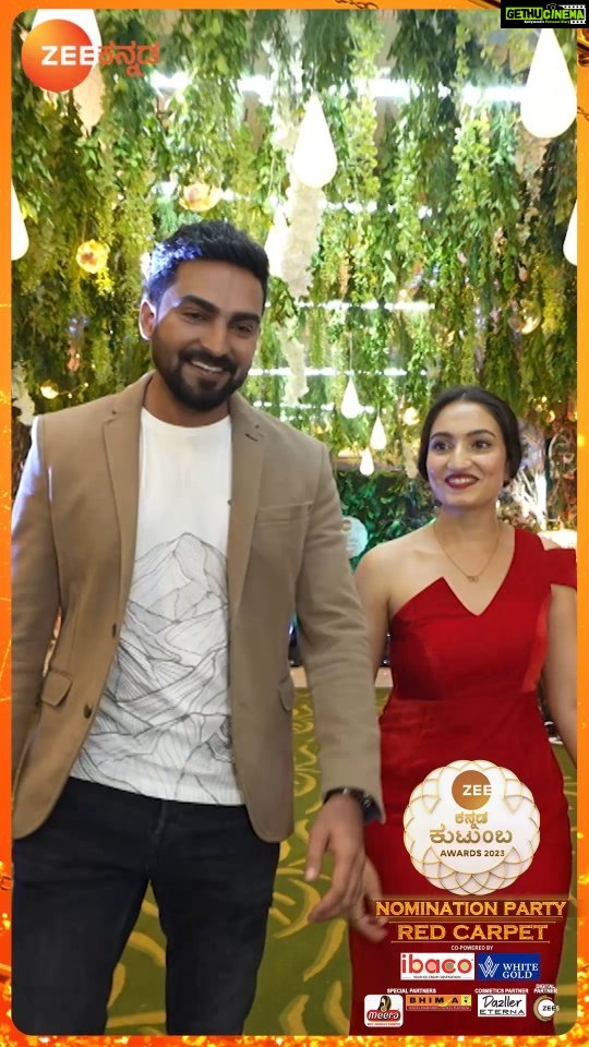 Vaishnavi Gowda Instagram - ಜೊತೆಜೊತೆಗೇ ಬಂದ ಸೀತಾರಾಮ ಜೋಡಿ! ಜೀ಼ ಕನ್ನಡ ಕುಟುಂಬ ಅವಾರ್ಡ್ಸ್-2023 'Nomination Party' | ಭಾನುವಾರ ಸಂಜೆ 4ಕ್ಕೆ. #ZeeKutumbaAwards2023 #ZKA2023 #NominationParty #RedCarpet #ZKReels #ZeeOnTheGoReels #ZeeKannada #BayasidaBaagiluTegeyona
