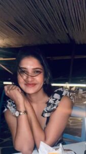 Vani Bhojan Instagram - ❤️