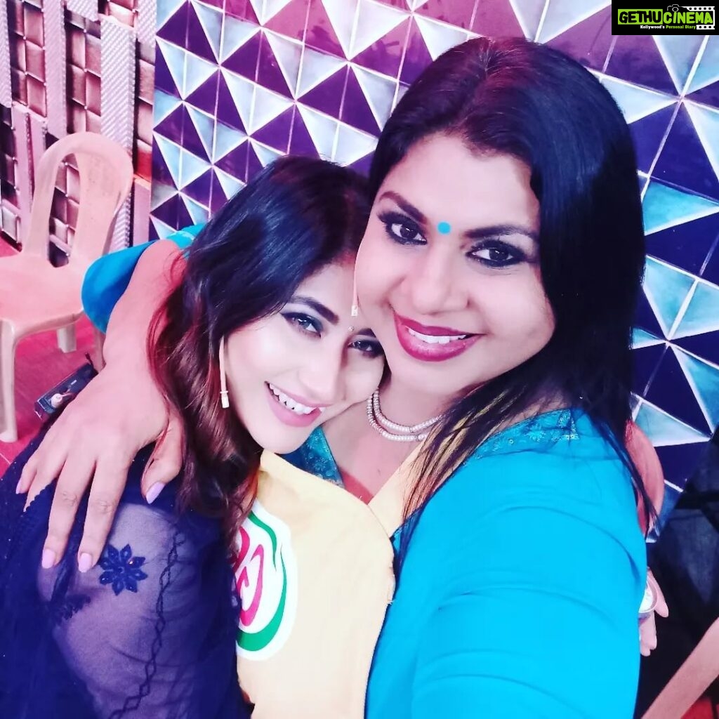 Vichithra Instagram - Daughter's vibes 🥰🥰🥰 @sunitagogoi_offl Love ❤️