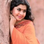 Vichithra Instagram - Addictive #bgm 🧡🧡🧡🧡🧡🧡🧡🧡🧡🧡🧡🧡🧡🧡🧡🧡🧡🧡🧡🧡🧡🧡🧡🧡🧡🧡🧡🧡🧡🧡🧡🧡🧡🧡🧡🧡 Pics @lokesh_photos Costume @femme_lia_ Pro @onlynikil #instareels #reelsforu #melodies #maestromeodies #flute #flutemusic #flutelove #orangecolor #saree #sareelover #photography