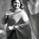 Vichithra Instagram - Black and white🖤🖤🖤🖤🖤🖤🖤🖤🖤🖤🖤🖤🖤🖤🖤🖤🖤🖤🖤🩶🩶🩶🩶🩶🩶🩶🩶🩶🩶🩶🩶🩶🩶🩶🩶🩶🩶🩶🩶 #photographers_of_india #photooftheday @lokesh_photos Pro : @onlynikil #instareels #blackandwhite #reelsinstagram #malaysiavasudevan #90skids #80s #maestromeodies #maestro #instaamelodies