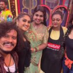 Vichithra Instagram - #goodluck to aneethi movie team for great success . Amazing day with lots of fun and laughter @jovika_vijaykumar @vanithavijaykumar EVP Film City