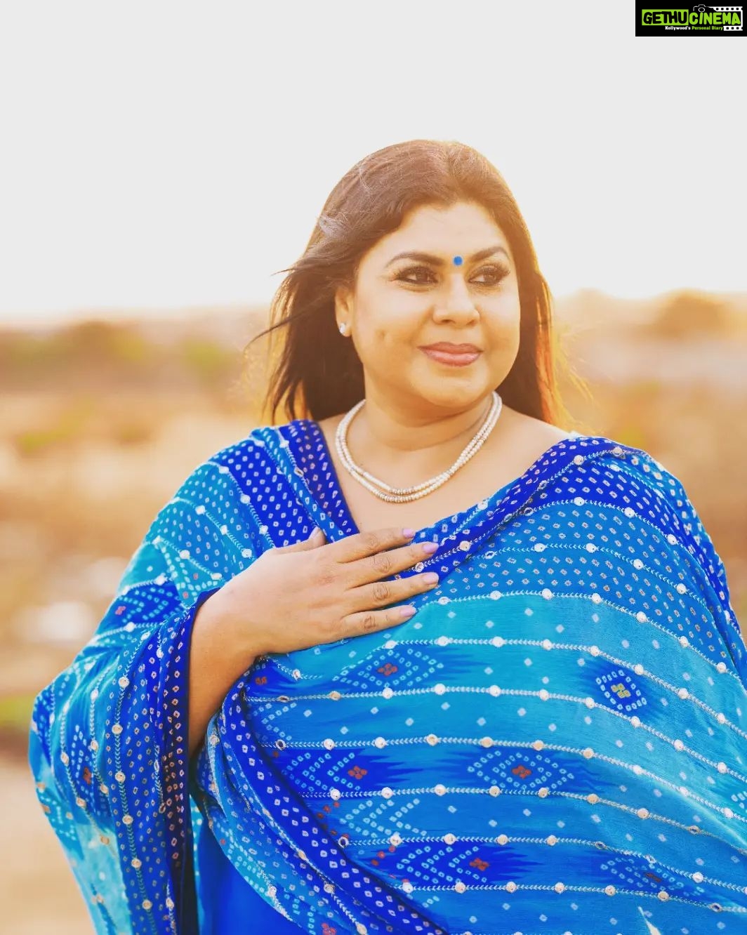 Vichithra Instagram - BEAUTY ATTRACTS THE EYE PERSONOLITY ATTRACTS THE HEART DEARS