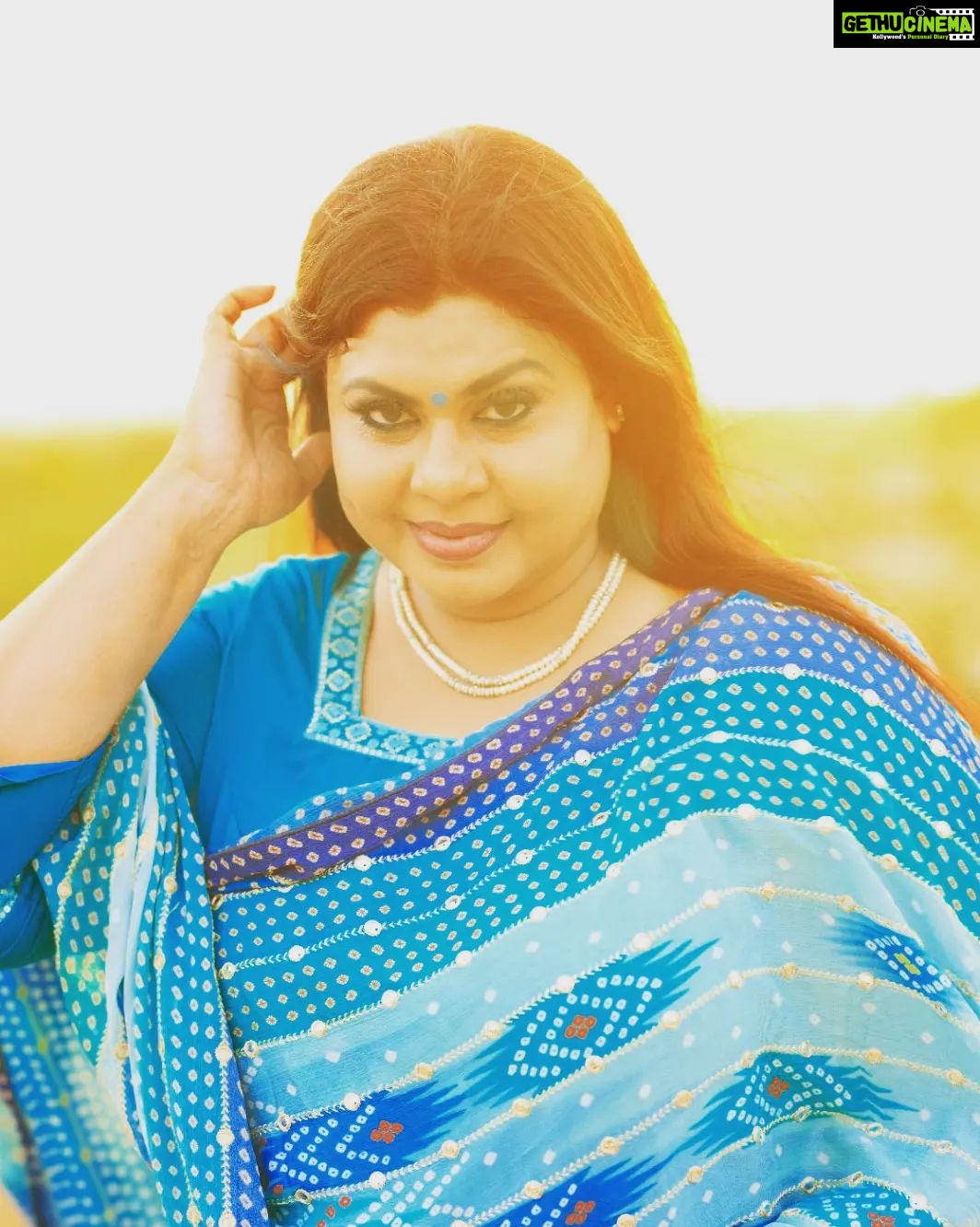 Vichithra Instagram - BEAUTY ATTRACTS THE EYE PERSONOLITY ATTRACTS THE HEART DEARS