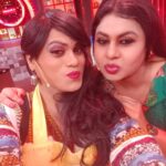 Vichithra Instagram - Whose pout is best ?????????? @vijaytvpugazh or me 🙈🙈🙈🙉🙉🙉🙉 #vijaytvpugazh #vijaytelevision #funmoments #picofdday #cwc #cwc4