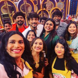 Vichithra Instagram - With #1947 movie team .on behalf of #cwc4, we all  wish  1947 movie team a great success.
Good luck 👍  @vijaytvpugazh
@gauthamramkarthik

#happymoments
#selfie
#selfieofday 
#vijaytvpugazh 
#vijaytelevision 
#cookwithxomali4 
#cwc4
#bts
#memorable 
#picofdday
