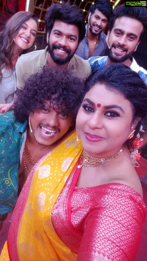 Vichithra Instagram - Chumma oru feelkku #avengers of #cwc4 πππππππππππππππππ #instareelsindiaβ€οΈ #viralreels #reelsinstagram #reelsitfeelit #reelsforu #vijaytvpugazh #vijaytvshow #cookwithcomali #cookwithcomali4