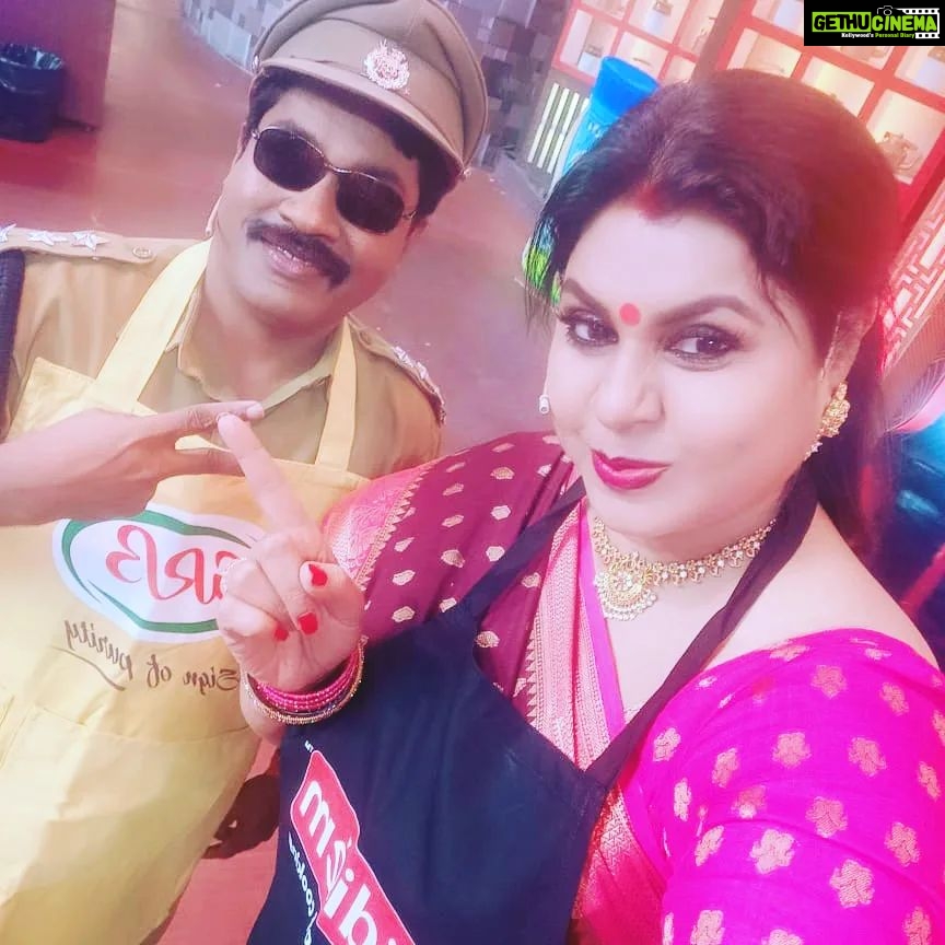Vichithra Instagram - #today pairing with #gpmuthu . Sincere and hardworking comali of this season. Cute and innocent personality. Don't miss our alapparaigal cooking today. π
π€£π #cwc #cwc4 #disneyplushotstar #starvijay #vijaytelevision