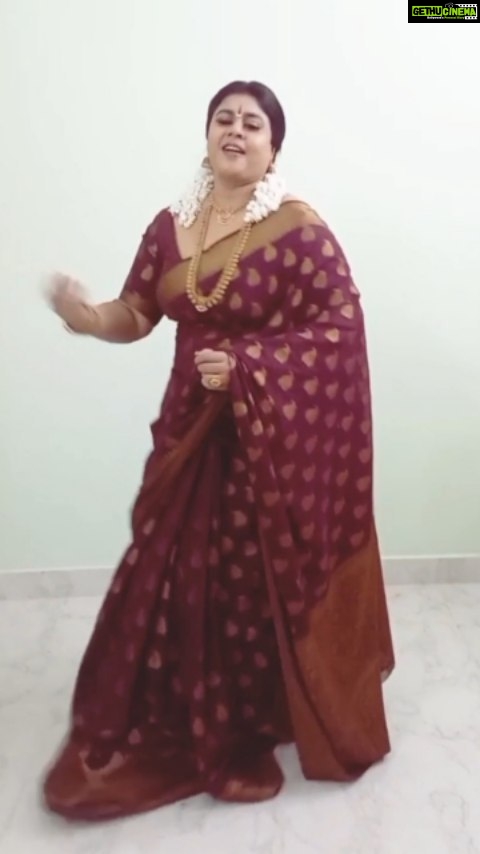Vichithra Instagram - Shake it.... #pushpavati #trending #trendingreels 🤎🤎🤎🤎🤎🤎🤎🤎🤎🤎🤎🤎🤎🤎🤎🤎🤎🤎🤎🤎🤎🤎🤎🤎🤎🤎🤎🤎🤎🤎🤎🤎🤎🤎🤎🤎🤎🤎🤎🤎🤎🤎🤎🤎🤎 #kannadasongs #tamilsong #pushpathimovie #reelsitfeelit #reelsinstagram😍 #trendingnow #instareels #actordarshan #instareelsindia❤️ #karthigaideepamserial #rajashree #rajashreerupashree #zeetamizh #zeetamil