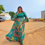 Vichithra Instagram - I am an original, and that's perfection in itself dears . #goodevening #retro #goodeveningall #cwc #cwc4 #happyweekend #cwc2023 #happyevening .