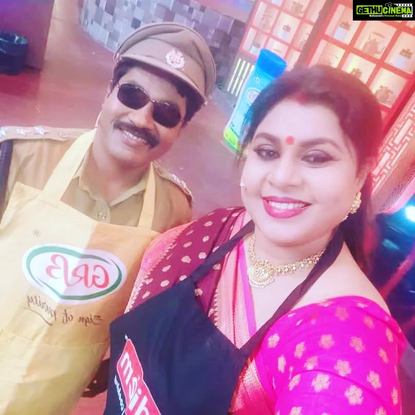 Vichithra Instagram - #today pairing with #gpmuthu . Sincere and hardworking comali of this season. Cute and innocent personality. Don't miss our alapparaigal cooking today. π
π€£π #cwc #cwc4 #disneyplushotstar #starvijay #vijaytelevision