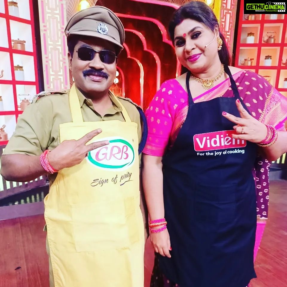 Vichithra Instagram - #today pairing with #gpmuthu . Sincere and hardworking comali of this season. Cute and innocent personality. Don't miss our alapparaigal cooking today. π
π€£π #cwc #cwc4 #disneyplushotstar #starvijay #vijaytelevision