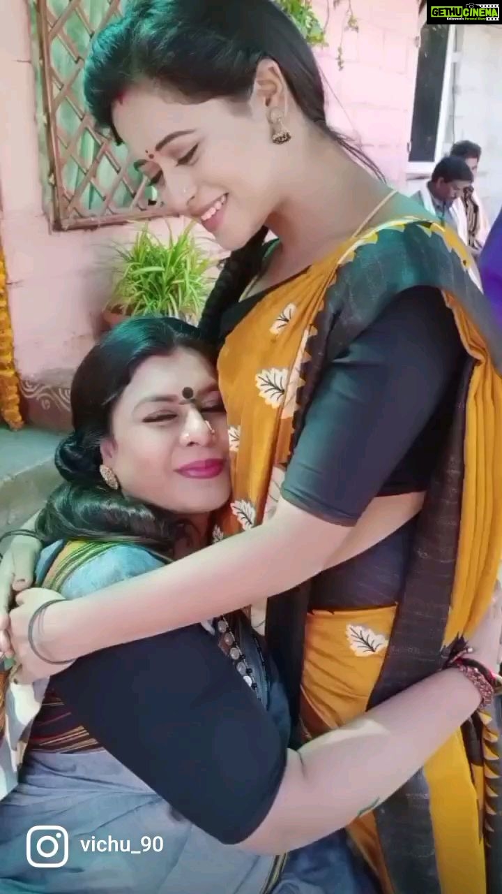 Vichithra Instagram - Interesting twists and turns in #geethagovindamserial from now onwards. Don't miss 😍😍😍😍😍😍 #reelstelugu #telugureels #instatelugu #reelsinstagram #reelsviral #reelstrending #reelsexplore #geethagovindamserial #actorsofinstagram #actress #teluguserialactress #etvtelugu #mallemalaentertainments