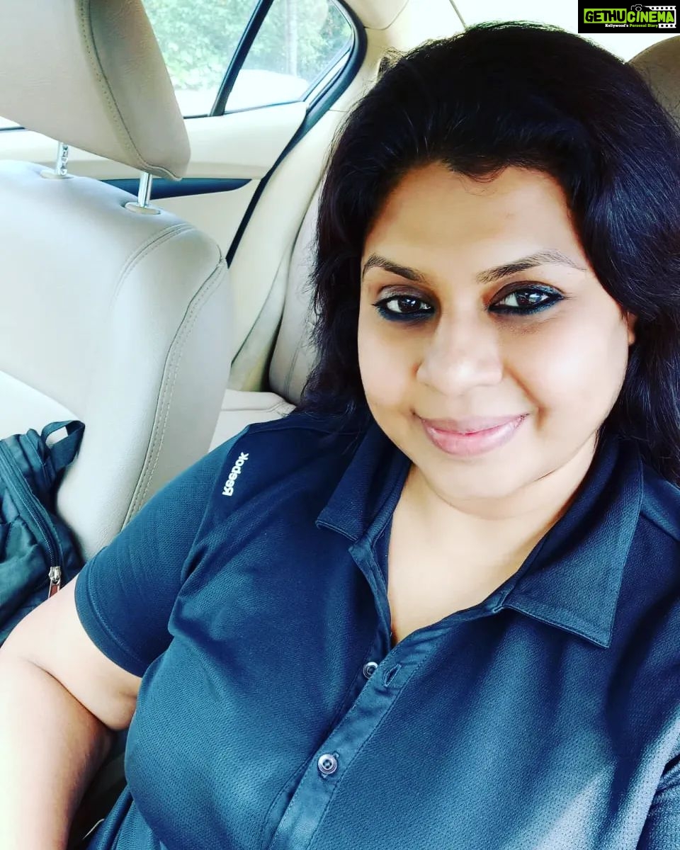 Vichithra Instagram - There are many opportunities in every single day and MONDAY is the perfect day to seize them all.. #dears 🙋♀️🙋♀️🙋♀️🙋♀️🙋♀️🙋♀️🙋♀️ #goodmorning #goodmorningpost #getmotivatedbyvichu #monday #mondaymood #mondayblues #mondaymotivations #mondayvibes #mondaymorning