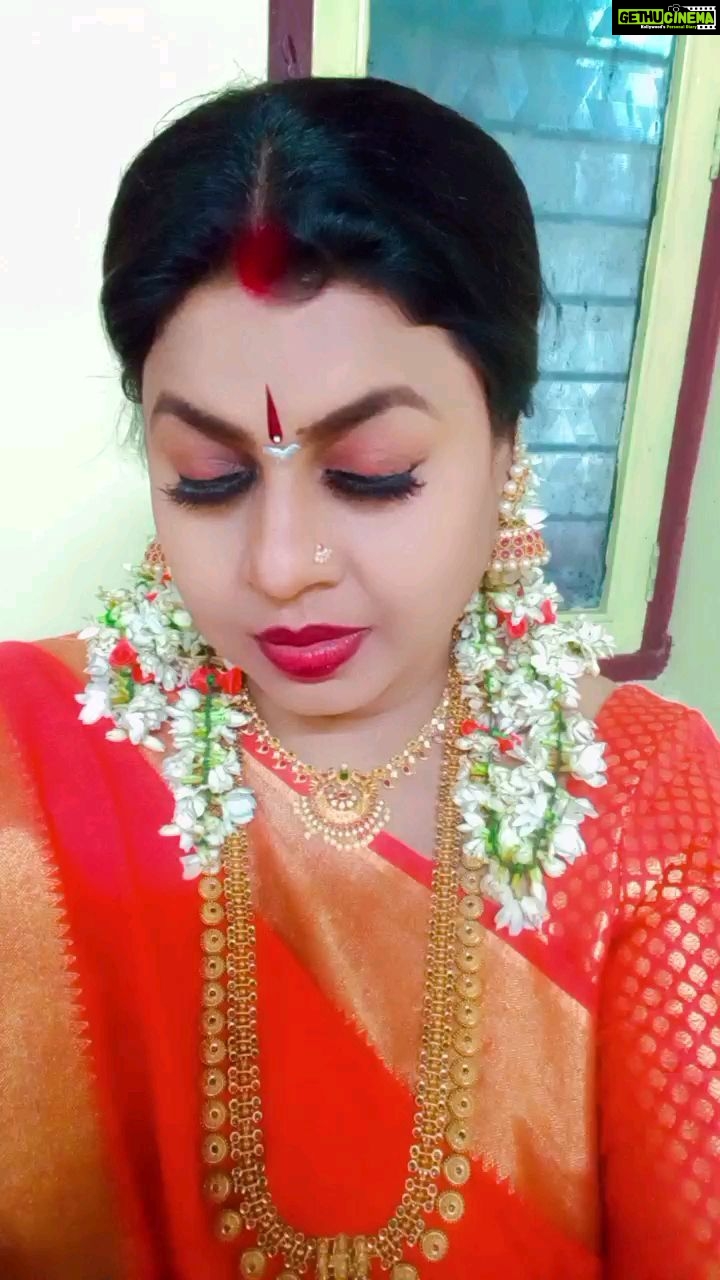 Vichithra Instagram - Kumbakonam mallipoo dears.....🤣🤣🤣 Aana mammava kanum😛😅