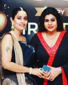 Vichithra Instagram - She is 50 but still growing younger and prettier... @brindamurali72 🥰😍🤩❤❤❤
Meeting friends after a long time 
#birthdaybash #funtime #metime #party

#actress  #picofinstagram #black 
#friendsforever #page3magazine #tamilactresses 
#dress  #lace  #time