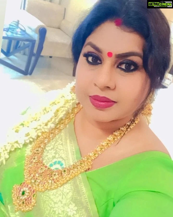 Vichithra Instagram - Today never ends ...💚💚💚💚💚💚💚💚💚 Thank you for the lovely saree @harithajackie Jewellery : @jk_fancy_house #traditional #picoftheday #selfie