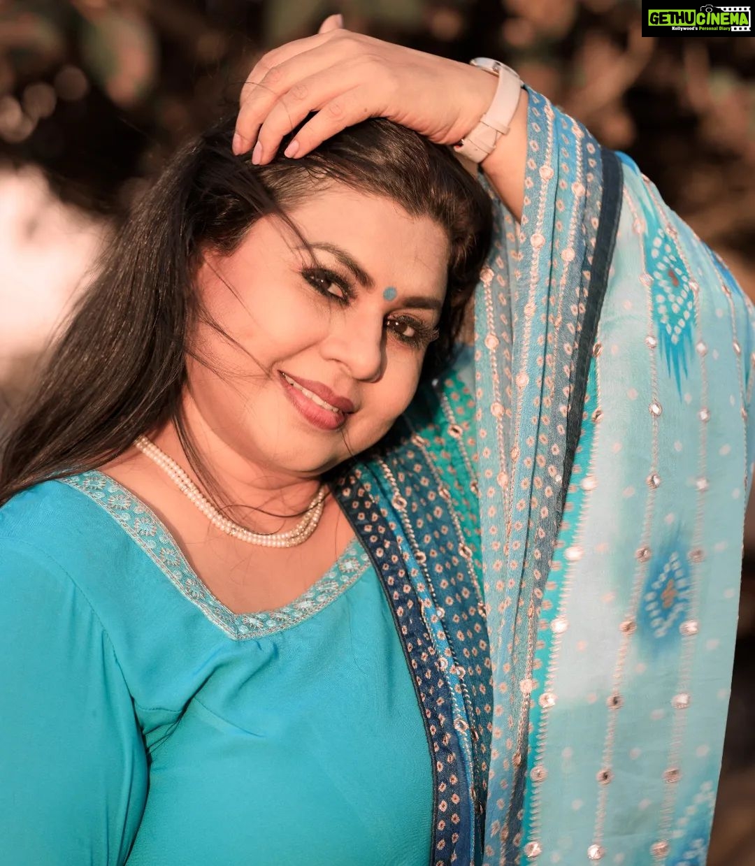 Vichithra Instagram - YOU Will FACE MANY DEFEATS IN LIFE BUT NEVER LET YOURSELF BE DEFEATED DEARS ☺️☺️☺️☺️☺️☺️☺️ #goodday #getmotivatedbyvichu #goodquote #wisdom #wisdomquotes #wisewords #blue #picofdday #photoshoot #photographer #