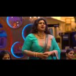 Vichithra Instagram - Yesterday's jewels and bangles in total sponsored by Sankgetha. @sankge 💎. . A classic, piece of jewelry that will never go out of style. . . . #supportvichitra #fashionjewelry #k #beauty #jewelrylover #bb7 #biggbossfununlimted #bigboss7 #disneyhotstartamil #vichitra #kamalhaasan #onlineshopping #gems #jewelrymaking #necklaces #finejewelry #bijoux #jewellerydesign #pendant #jewelryoftheday #etsy #trendy #bhfyp #instagram #stylish #ootd #photooftheday
