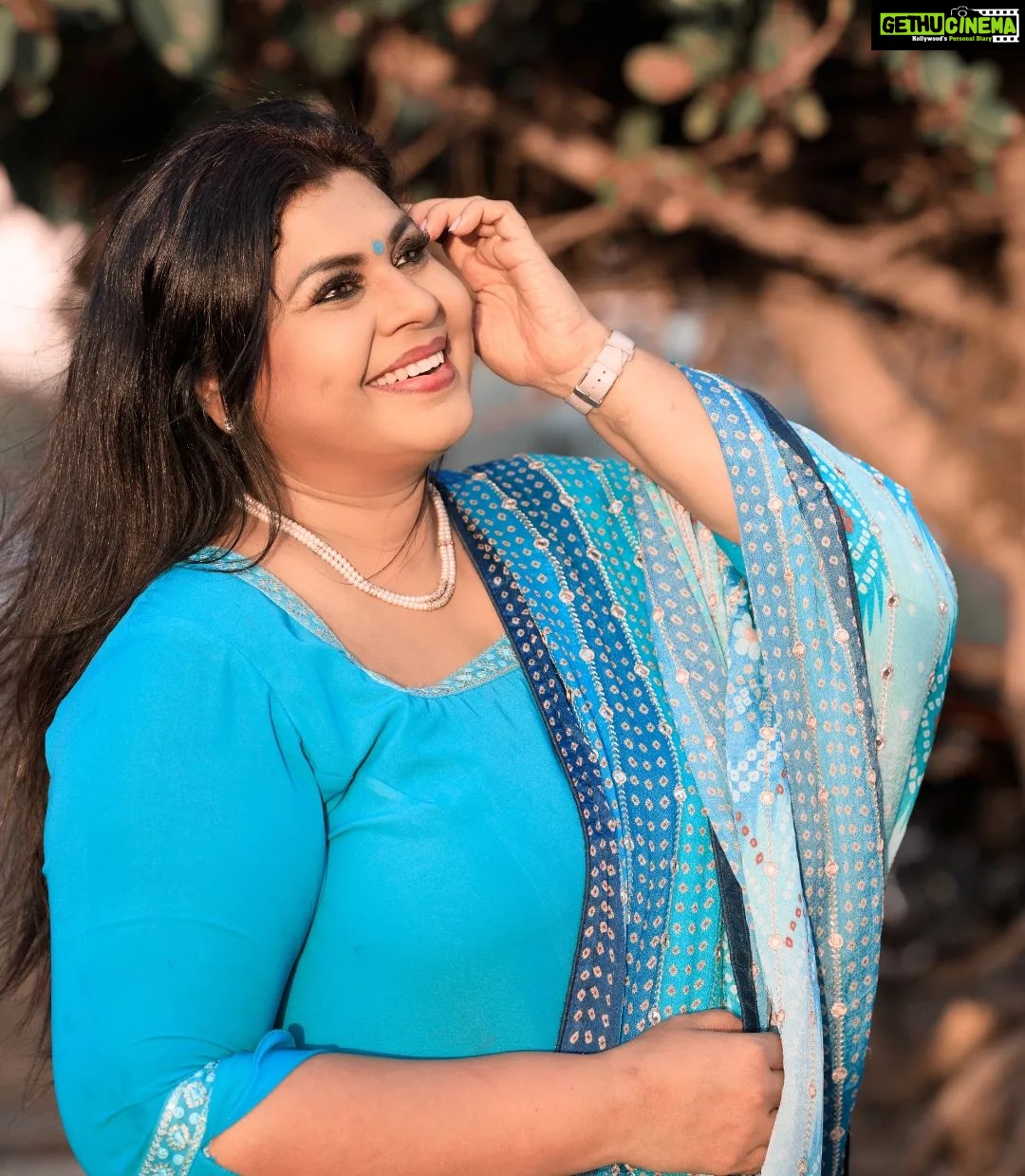 Vichithra Instagram - YOU Will FACE MANY DEFEATS IN LIFE BUT NEVER LET YOURSELF BE DEFEATED DEARS ☺️☺️☺️☺️☺️☺️☺️ #goodday #getmotivatedbyvichu #goodquote #wisdom #wisdomquotes #wisewords #blue #picofdday #photoshoot #photographer #