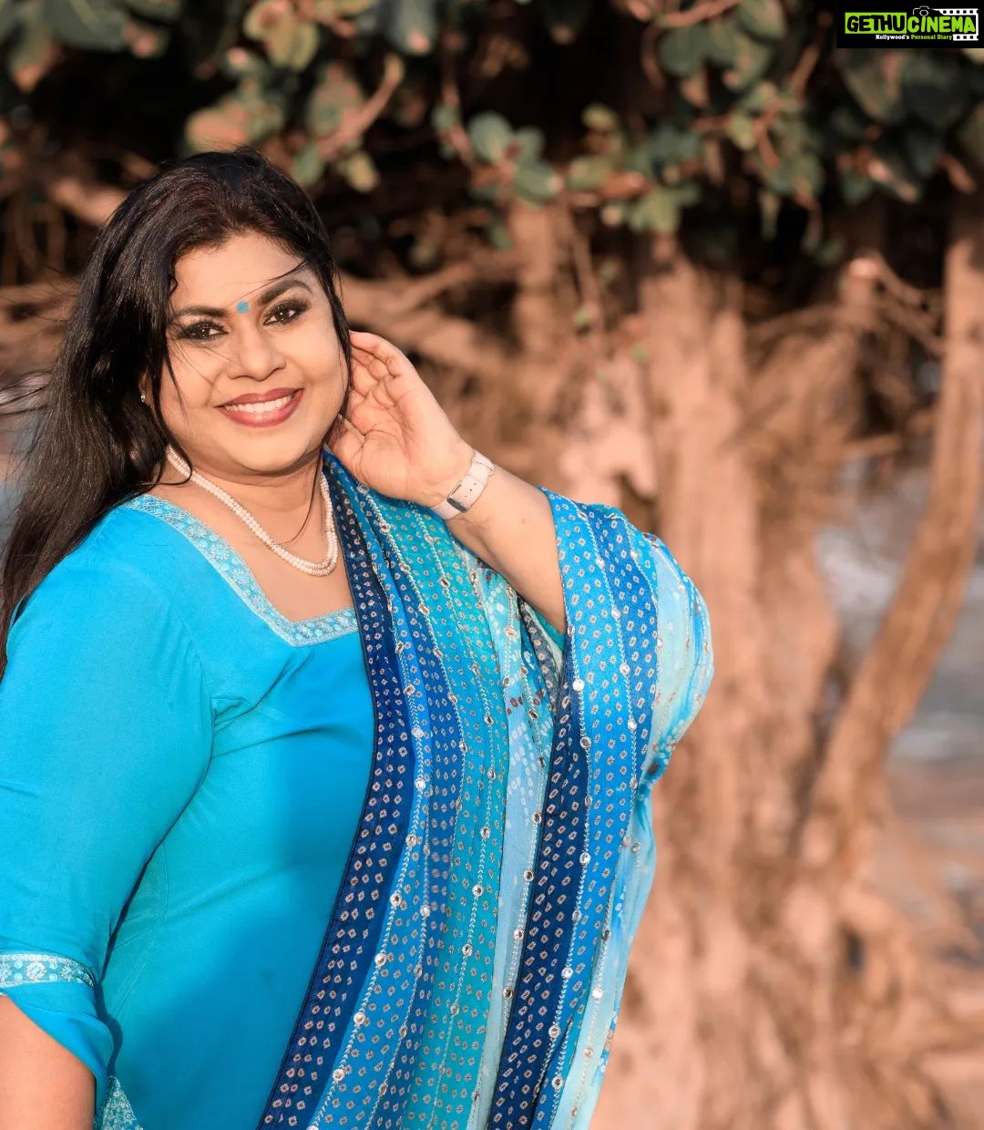 Vichithra Instagram - YOU Will FACE MANY DEFEATS IN LIFE BUT NEVER LET YOURSELF BE DEFEATED DEARS ☺️☺️☺️☺️☺️☺️☺️ #goodday #getmotivatedbyvichu #goodquote #wisdom #wisdomquotes #wisewords #blue #picofdday #photoshoot #photographer #