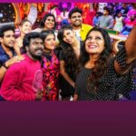 Vichithra Instagram - Teamed with #cwc4 family. It was funfilled with songs and dance. My team rocked specially @kishorerajkumar you rocked bro @sherinshringar baby @monisha.blessy @thangadurai_actor @gajaa23 @priyankapdeshpande @_andreanne__ made my day fantastic. #startmusic @vijaytelevision ❤️❤️❤️