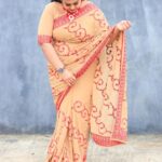 Vichithra Instagram - Life has no remote dears Get up and change yourselves 🧡🧡🧡🧡🧡🧡🧡🧡🧡🧡🧡 Moral of d picture : check yourself out before ......................... #lifelessons Photographer @lokesh_photos #goodmorning #goodvibes #goodmorningpost #getmotivatedbyvichu #positivethinking #stayfocussed #staymotivated