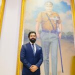 Vicky Kaushal Instagram – An extremely special day for Team #SAMबहादुर ! Honoured to have unveiled the Trailer to the world in the presence of our Army Chief General Manoj Pande Sir and all the respected officers and that too at The Manekshaw Centre in Delhi. We are ever so grateful for the constant support and encouragement of the Indian Army. Also having Sam’s family with us, just made the evening more special. A big thank you to all of you for giving so much love to our Trailer. There’s a lot more coming your way! 
.
#SAMबहादुर on 1.12.2023. 🇮🇳❤️🙏🏽 Manekshaw Centre, Delhi Cantt.