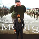 Vicky Kaushal Instagram - An extremely special day for Team #SAMबहादुर ! Honoured to have unveiled the Trailer to the world in the presence of our Army Chief General Manoj Pande Sir and all the respected officers and that too at The Manekshaw Centre in Delhi. We are ever so grateful for the constant support and encouragement of the Indian Army. Also having Sam’s family with us, just made the evening more special. A big thank you to all of you for giving so much love to our Trailer. There’s a lot more coming your way! . #SAMबहादुर on 1.12.2023. 🇮🇳❤️🙏🏽 Manekshaw Centre, Delhi Cantt.