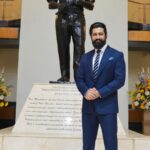 Vicky Kaushal Instagram – Honoured and humbled to have had the opportunity to launch the #SAMबहादुर trailer with the Chief of Army Staff, Officers of the Indian Army and the people at the Manekshaw Centre! 🙏🇮🇳

#SamBahadur Trailer Out Now! 

#Samबहादुर in cinemas 1.12.2023

#SamIsHere

@meghnagulzar @sanyamalhotra_ @fatimasanashaikh @ronnie.screwvala @mohdzeeshanayyub @neerajkabi @realgovindnamdev @aanjjan.srivastav @bhavani.iyer @ishantanus @rsvpmovies @maharrshshah @zeemusiccompany