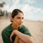 Vidhi Pandya Instagram - Time takes us where we need to be. ☀️ 📸 @bharat_rawail Mua @make_me_up_by_jiyaa_jain Hair - @hairbymonicaajain__