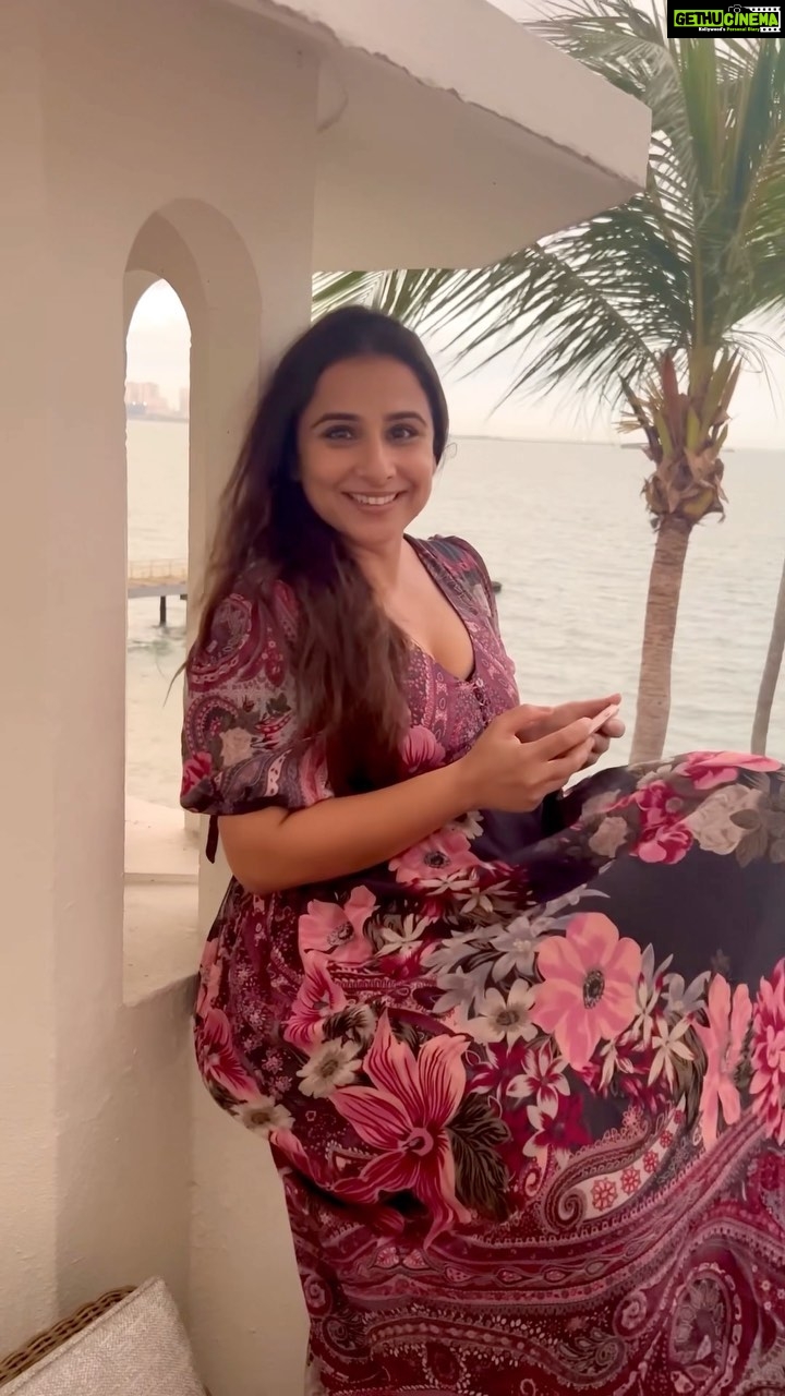 Vidya Balan Instagram - Monday 🎶 Liip syncing to my only tamil song, from the film #Nerkondaparvai ❣️