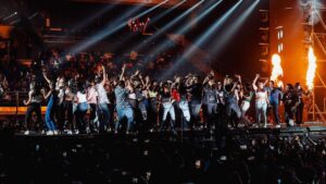 Vijay Antony Instagram - How we managed to gather this many people in just 20 days? We call it the ✨Vijay Antony Magic✨ What you see here is the combined effort of MalikStreams and team over the two weeks since the announcement of concert. Sleepless nights in finalizing the artist lineup, working closely with the artists and at the same time making sure the stage is set for an awesome evening for all our audience, definitely paid off, Snaps of majestic moments during the concert and we are just here with heart eyes 😍 😍😍

Vijay Antony - Live in Concert
29 October 2023
Axiata Arena, Bukit Jalil

Brought to you by @msgold.my⚜

@vijayantony 
@datoabdulmalik 

Photo By @dhivager & Team