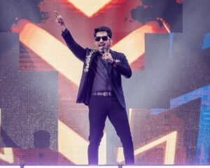 Vijay Antony Instagram - WHAT AN AMAZING EVENING IT WAS! 😍🙌🏽🥳 Singer Vijay Antony’s entry is proof for all things awesome that went down last night 😎💃🕺

Vijay Antony - Live in Concert
29 October 2023
Axiata Arena, Bukit Jalil

Brought to you by @msgold.my⚜

@vijayantony
@datoabdulmalik

Photos By @dhivager & Team

#vijayantonyliveinconcert
#VAbyMSC
#malikstreams
#VijayAntony
#liveinconcert
#OGVibe
