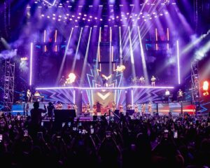 Vijay Antony Instagram - WHAT AN AMAZING EVENING IT WAS! 😍🙌🏽🥳 Singer Vijay Antony’s entry is proof for all things awesome that went down last night 😎💃🕺

Vijay Antony - Live in Concert
29 October 2023
Axiata Arena, Bukit Jalil

Brought to you by @msgold.my⚜

@vijayantony
@datoabdulmalik

Photos By @dhivager & Team

#vijayantonyliveinconcert
#VAbyMSC
#malikstreams
#VijayAntony
#liveinconcert
#OGVibe