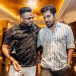 Vijay Antony Instagram - Welcome to Malaysia, brother @vijayantony 💥 Let’s have a blast at the #VijayAntonyLiveinConvert 🔥 #DAM #malikstreams #vijayantony #msgold