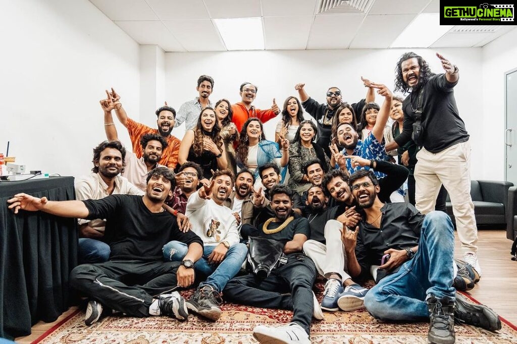 Vijay Antony Instagram - The POWER PACK 💥 Thank you for giving us a night to remember, full with #OGVibe 🔥 Vijay Antony - Live in Concert 29 October 2023 Axiata Arena, Bukit Jalil Brought to you by @msgold.my⚜ @vijayantony @datoabdulmalik #vijayantonyliveinconcert #VAbyMSC #malikstreams #VijayAntony #liveinconcert