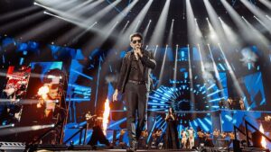 Vijay Antony Instagram - Vijay Antony is the word. #OGVibe is the emotion. Totally a CHILLAX moment to see the man himself rocking on stage🔥 Vijay Antony - Live in Concert 29 October 2023 Axiata Arena, Bukit Jalil Brought to you by @msgold.my⚜ @vijayantony @datoabdulmalik #vijayantonyliveinconcert #VAbyMSC #malikstreams #VijayAntony #liveinconcert