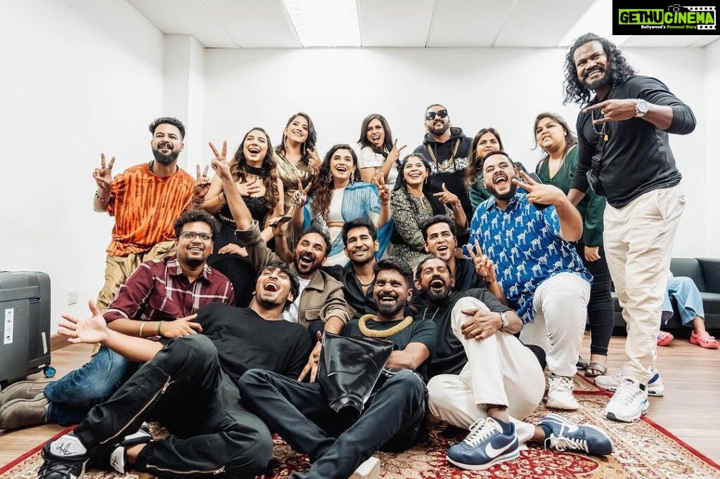 Vijay Antony Instagram - The POWER PACK 💥 Thank you for giving us a night to remember, full with #OGVibe 🔥 Vijay Antony - Live in Concert 29 October 2023 Axiata Arena, Bukit Jalil Brought to you by @msgold.my⚜ @vijayantony @datoabdulmalik #vijayantonyliveinconcert #VAbyMSC #malikstreams #VijayAntony #liveinconcert